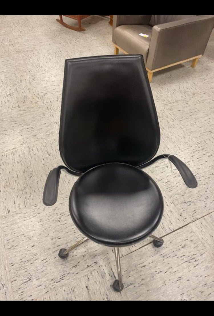 Kontorstol med høj ryg støtte